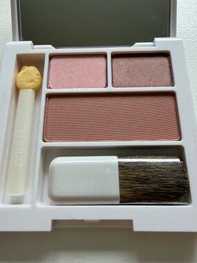 CLINQUE- Soft Rose & Shimmer Eye + Cheek Palette—BRAND NEW